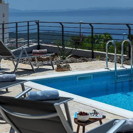 Moderne Smart Mit Pool Und Meerblick