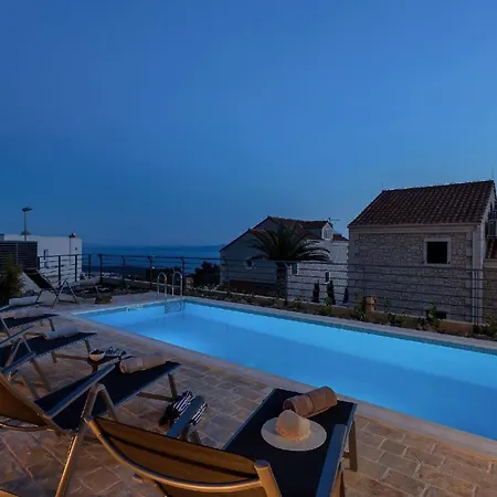 Moderne Smart Mit Pool Und Meerblick בית נופש *