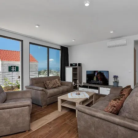 Moderne Smart Mit Pool Und Meerblick