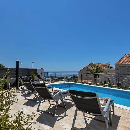 Moderne Smart Mit Pool Und Meerblick בית נופש