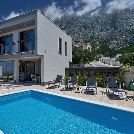 Moderne Smart Mit Pool Und Meerblick