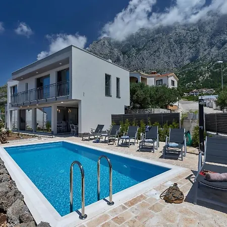Moderne Smart Mit Pool Und Meerblick 別荘 *
